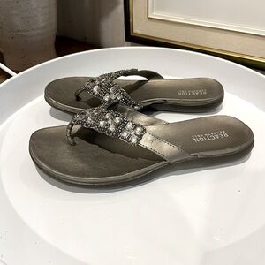 KENNETH COLE REACTION • Size 9 • Beaded Thong Sandals